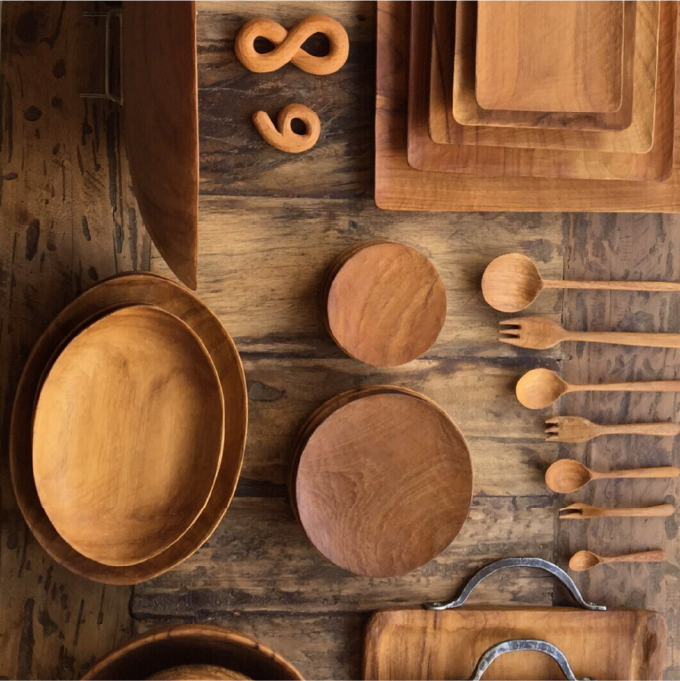 ubdy［ 手彫りの木のお皿、器、トレイ、カトラリー　など木工品 ］